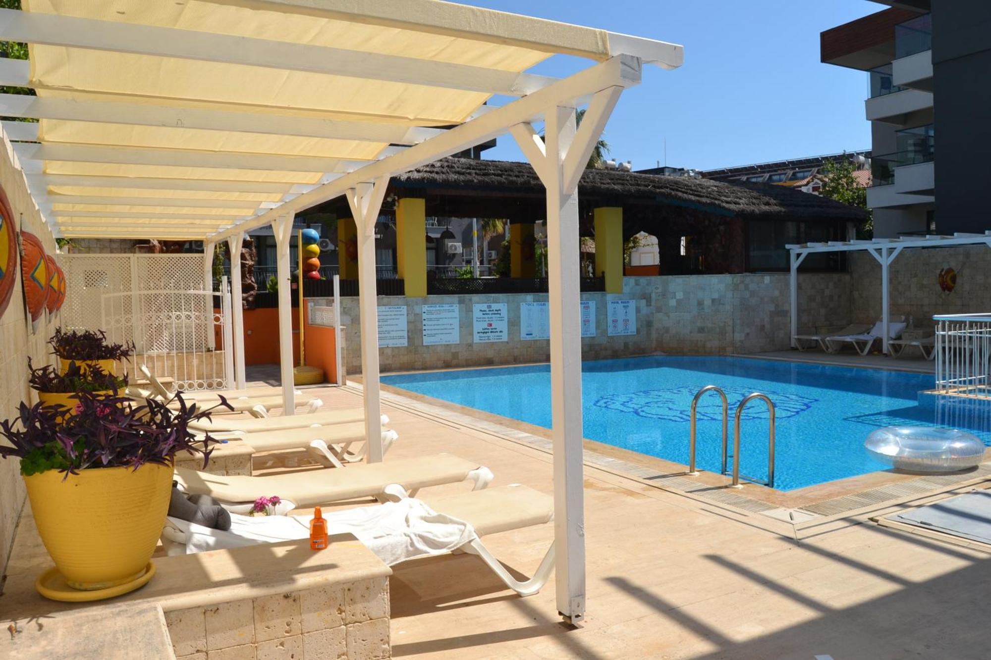 Aparthotel Safari Side
