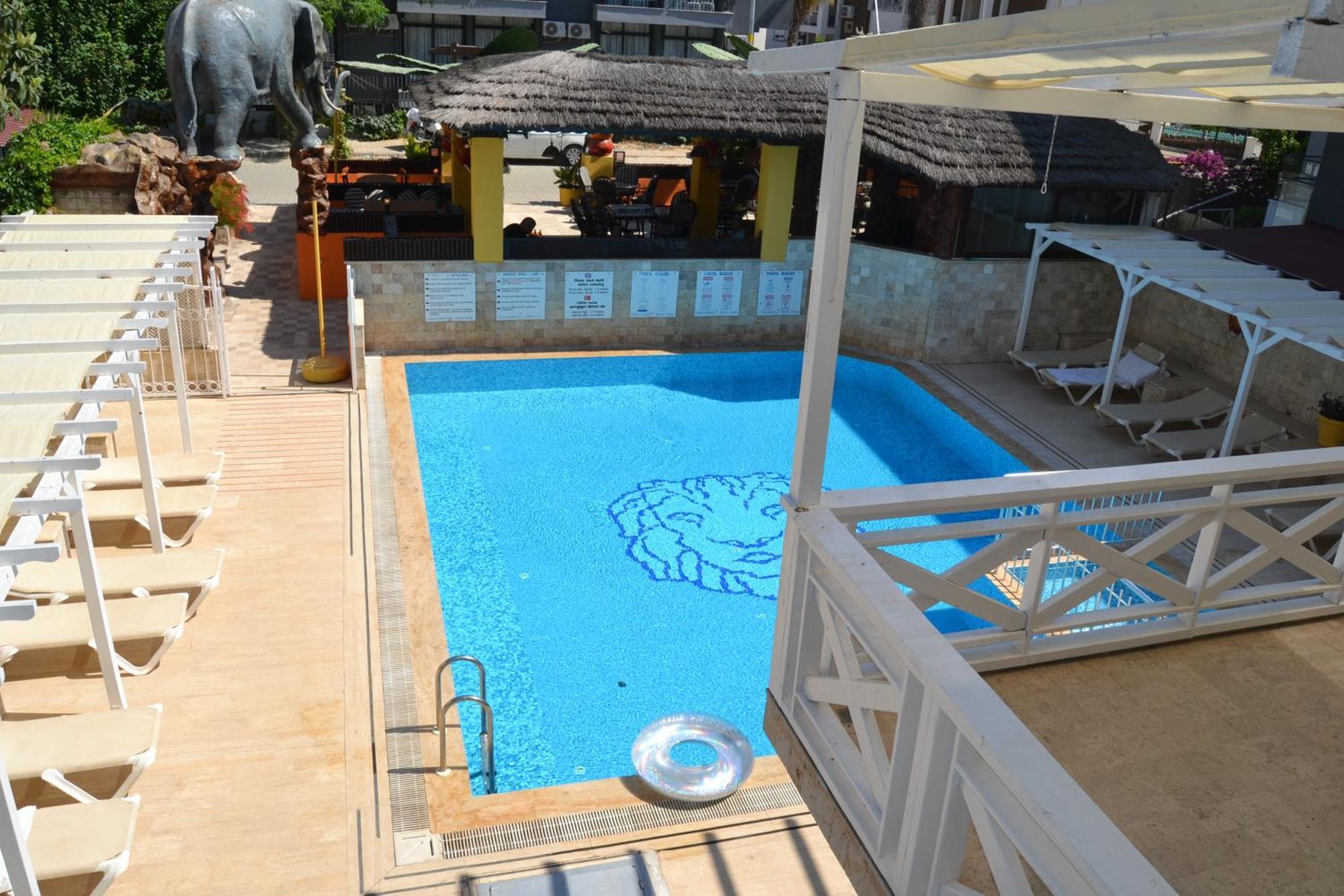 Aparthotel Safari Side